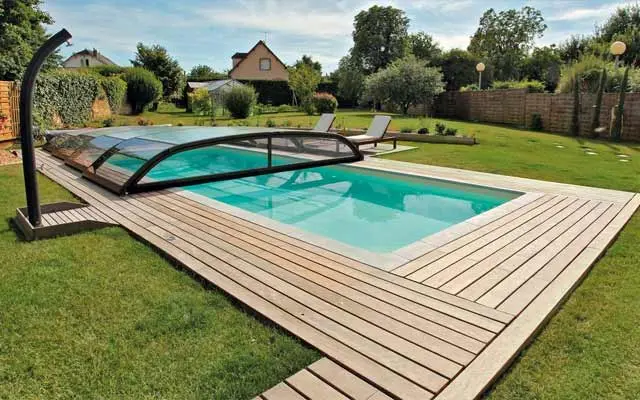 Gartenpool mit Poolüberdachung